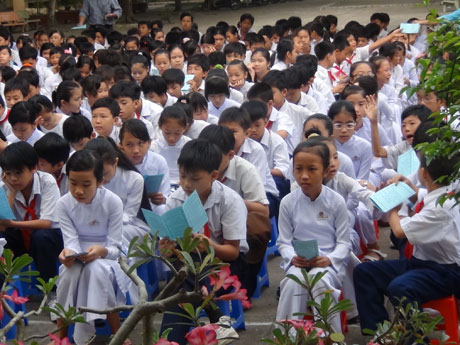 Lễ phát động cuộc thi viết thư quốc tế UPU lần thứ 42 năm 2012