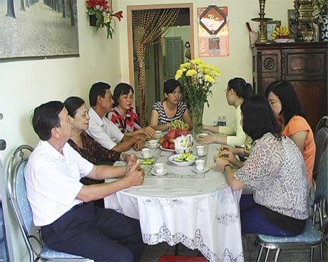 Gia đình thầy Tỉnh - cô Hồng.