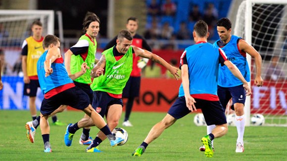  Dàn ngôi sao Arsenal đã thể hiện rất ấn tượng ở buổi tập tại Mỹ Đình chiều qua (16/7)