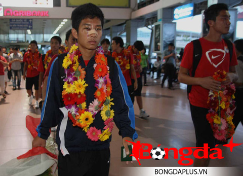 Lối chơi rắn của đội chủ nhà U19 Indonesia khiến rất nhiều cầu thủ của chúng ta bị thương.
