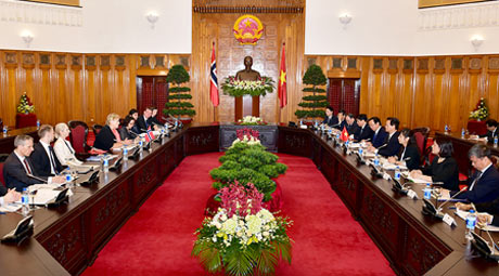 Hai Thủ tướng cho rằng hai nước còn nhiều tiềm năng và thế mạnh có thể bổ sung lẫn nhau để mở rộng hợp tác hiệu quả và cùng có lợi. Ảnh: VGP/Nhật Bắc