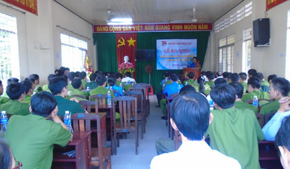 Quang cảnh lễ ra quân chiến dịch Thanh niên tình nguyện hè.