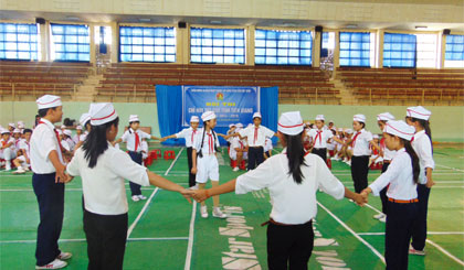 Các em tham gia Hội thi Chỉ huy Đội giỏi tại Nhà Thiếu nhi tỉnh.