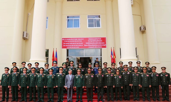 Đại biểu hai đoàn chụp ảnh chung. Ảnh: Phạm Kiên/TTXVN