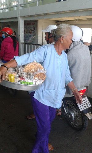 Khi cầu Mỹ Lợi hoàn thành và đưa vào sử dụng, những chuyến phà qua sông Vàm Cỏ nối Tiền Giang với Long An sẽ chỉ còn lại trong hoài niệm.