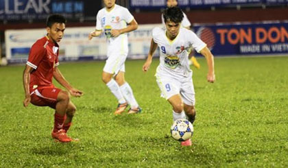 U21 HAGL giành chiến thắng sau cuộc rượt đuổi tỉ số. (Ảnh: Bích Thùy)
