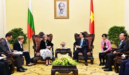  Thủ tướng Nguyễn Tấn Dũng tiếp Phó Tổng thống Bulgaria Margarita Popova. Ảnh: VGP/Nhật Bắc