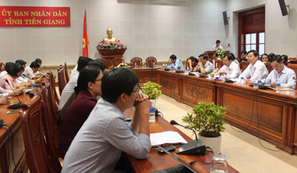 ông Trần Thanh Nguyên, Bí thư Đảng ủy khối các cơ quan tỉnh phát biểu tại buổi tổng kết