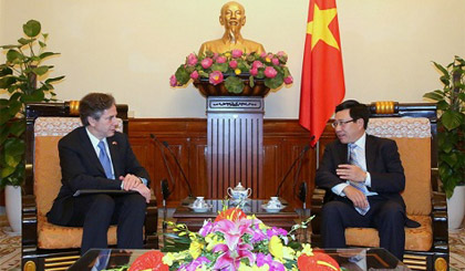 Phó Thủ tướng, Bộ trưởng Ngoại giao Phạm Bình Minh tiếp xã giao Thứ trưởng Thứ nhất Bộ Ngoại giao Hoa Kỳ Antony Blinken. Ảnh: VGP/Hải Minh