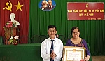 Trao Huy hiệu Đảng đợt 19-5