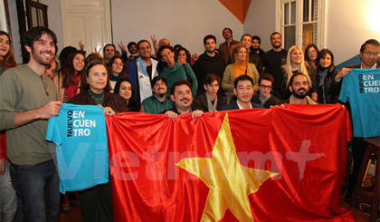 Bạn bè Argentina tham dự buổi nói chuyện. Ảnh: Diệu Hương/Vietnam+