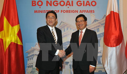 Phó Thủ tướng, Bộ trưởng Bộ Ngoại giao Phạm Bình Minh hội đàm với Bộ trưởng Ngoại giao Nhật Bản, ông Fumio Kishida. Ảnh: Nguyễn Khang/TTXVN