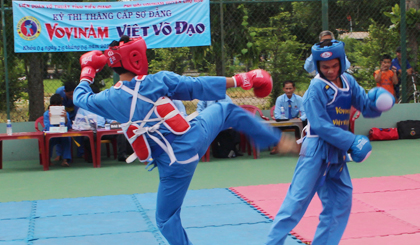 Thi đối kháng thăng lam  đai III tại  CLB Vovinam Chợ Gạo.