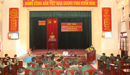 Ảnh: Đồng chí Đại tá Mai Văn Hòa, Phó Chính ủy Bộ CHQS tỉnh phát biểu kết luận Hội thảo