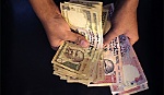 Ấn Độ thu hồi tiền 500 và 1.000 rupee nhằm chống tham nhũng