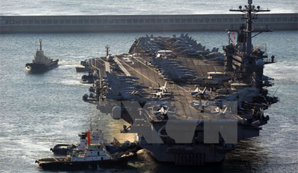 Tàu sân bay USS CVN-70 Carl Vinson tại thành phố cảng miền nam Busan, Hàn Quốc. Nguồn: AFP/TTXVN