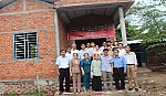 Trao tặng 