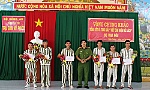 Bồi dưỡng tình yêu sách cho phạm nhân