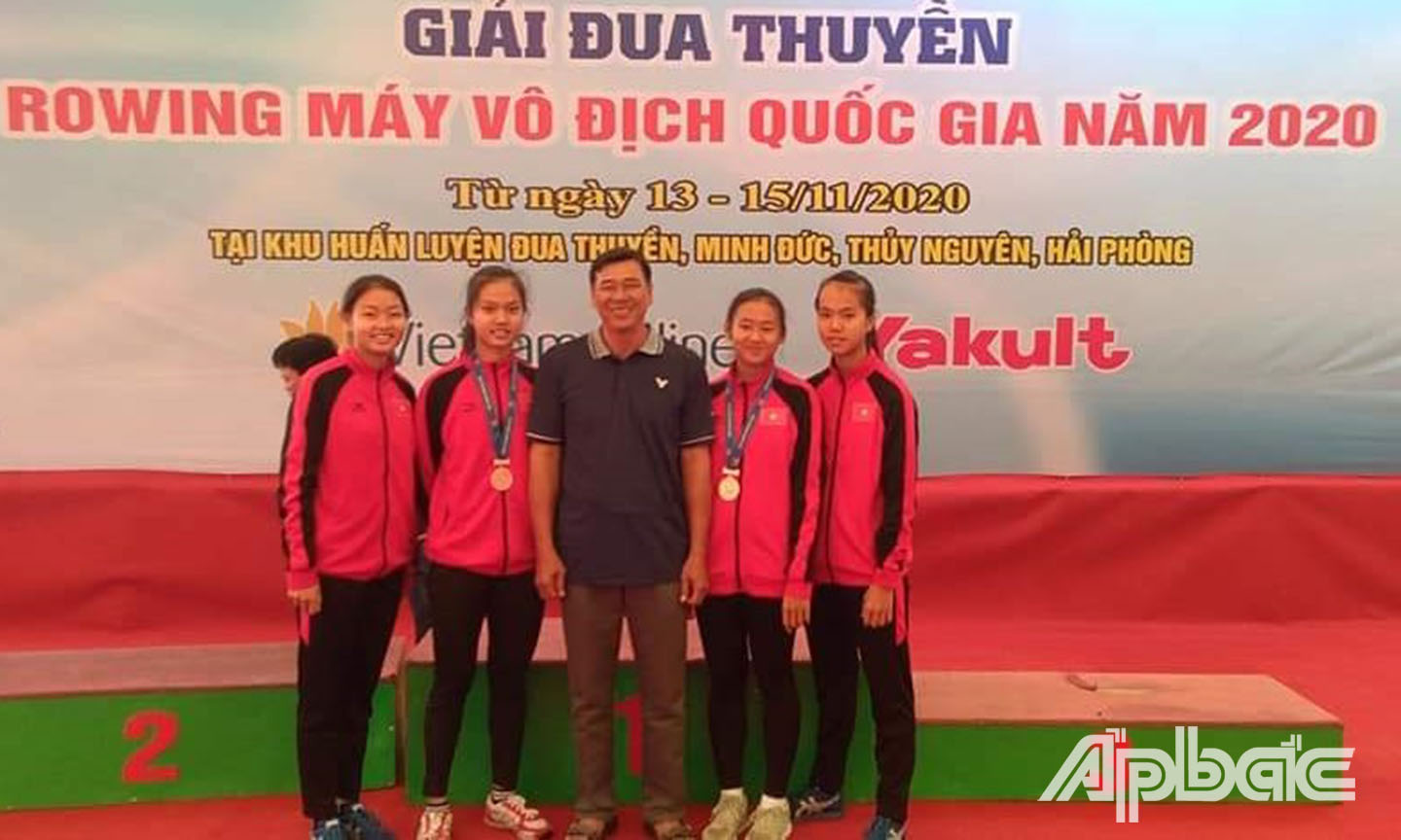 Đội Rowing Tiền Giang thi đấu tại Giải Vô địch Rowing máy Quốc gia năm 2020.