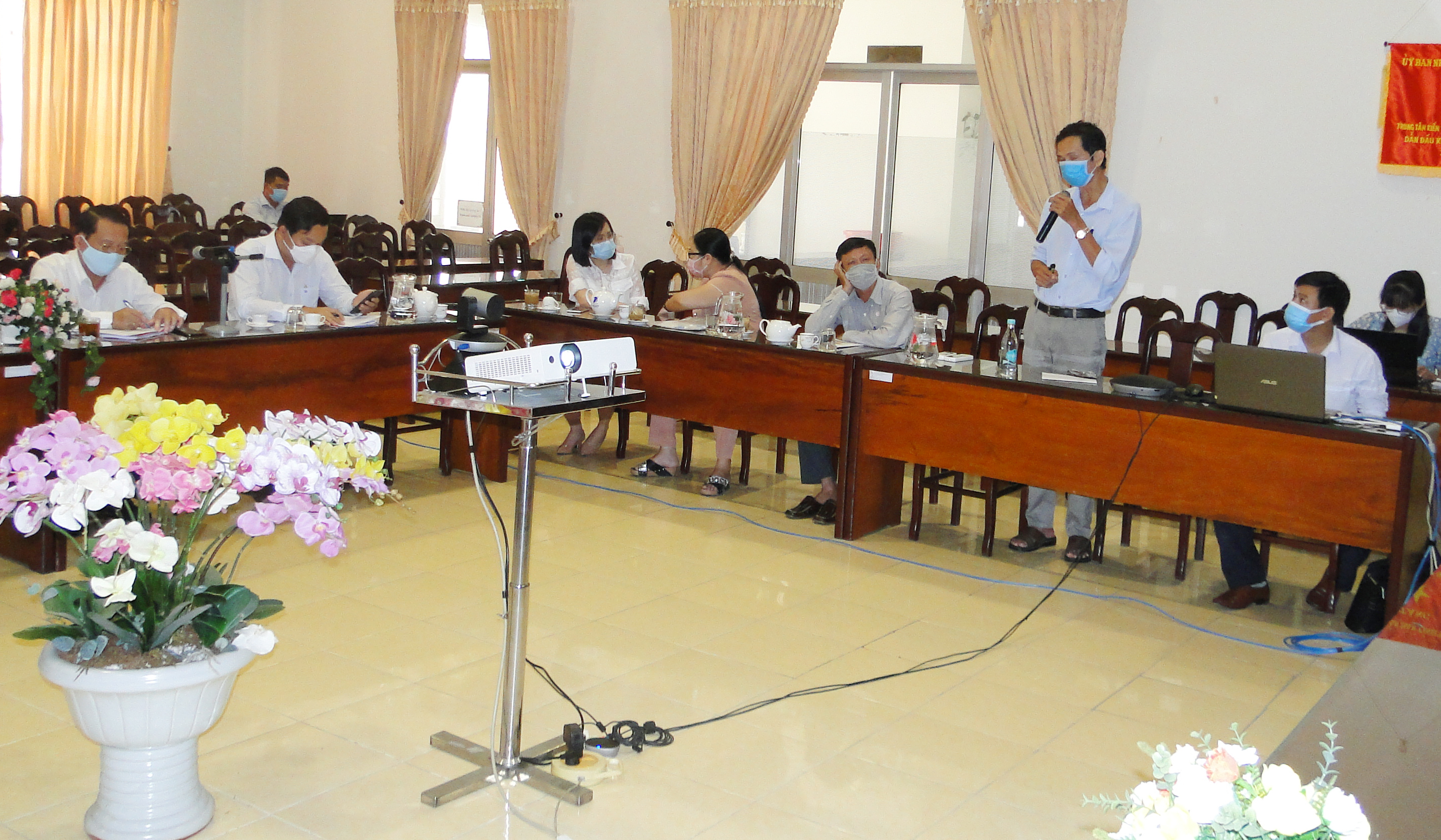 BSCKII. Lê Đăng Ngạn, Phó Giám dốc Trung tâm Kiểm soát bệnh tật cập nhật kiến thức cho buổi tập huấn.