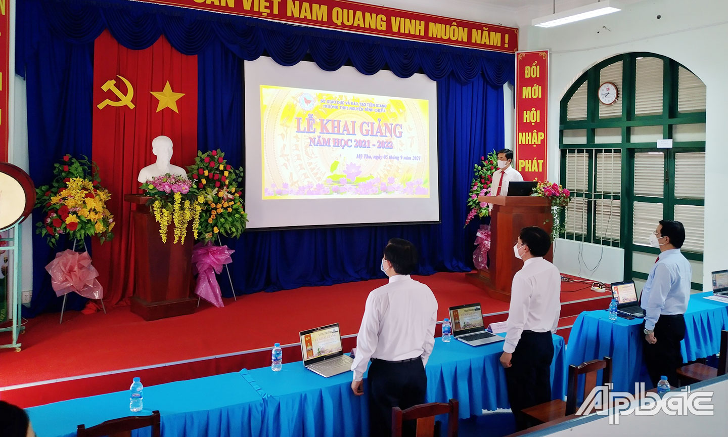 Lễ khai giảng năm học mới 2021 - 2022 tại Trường THPT Nguyễn Đình Chiểu, TP. Mỹ Tho. 