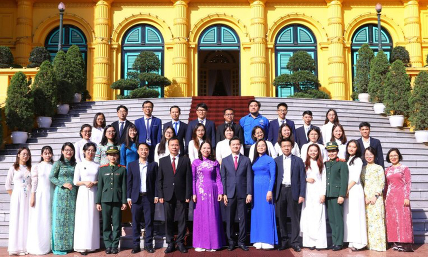 Phó Chủ tịch nước Võ Thị Ánh Xuân gặp mặt các đại biểu các tài năng trẻ khoa học công nghệ.