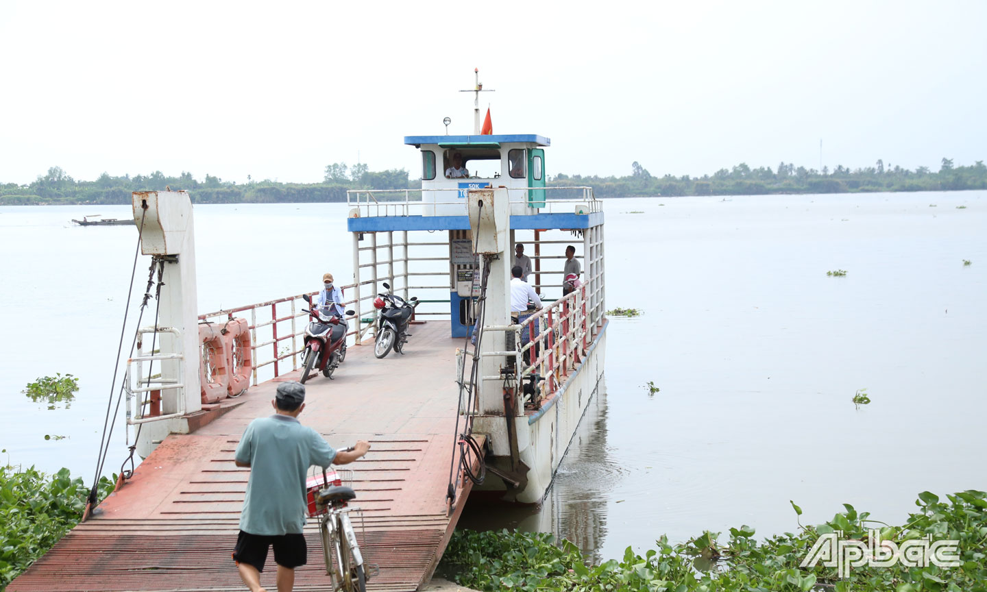 Bến phà Cây Dương.
