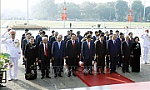 Lãnh đạo Đảng và Nhà nước vào Lăng viếng Chủ tịch Hồ Chí Minh