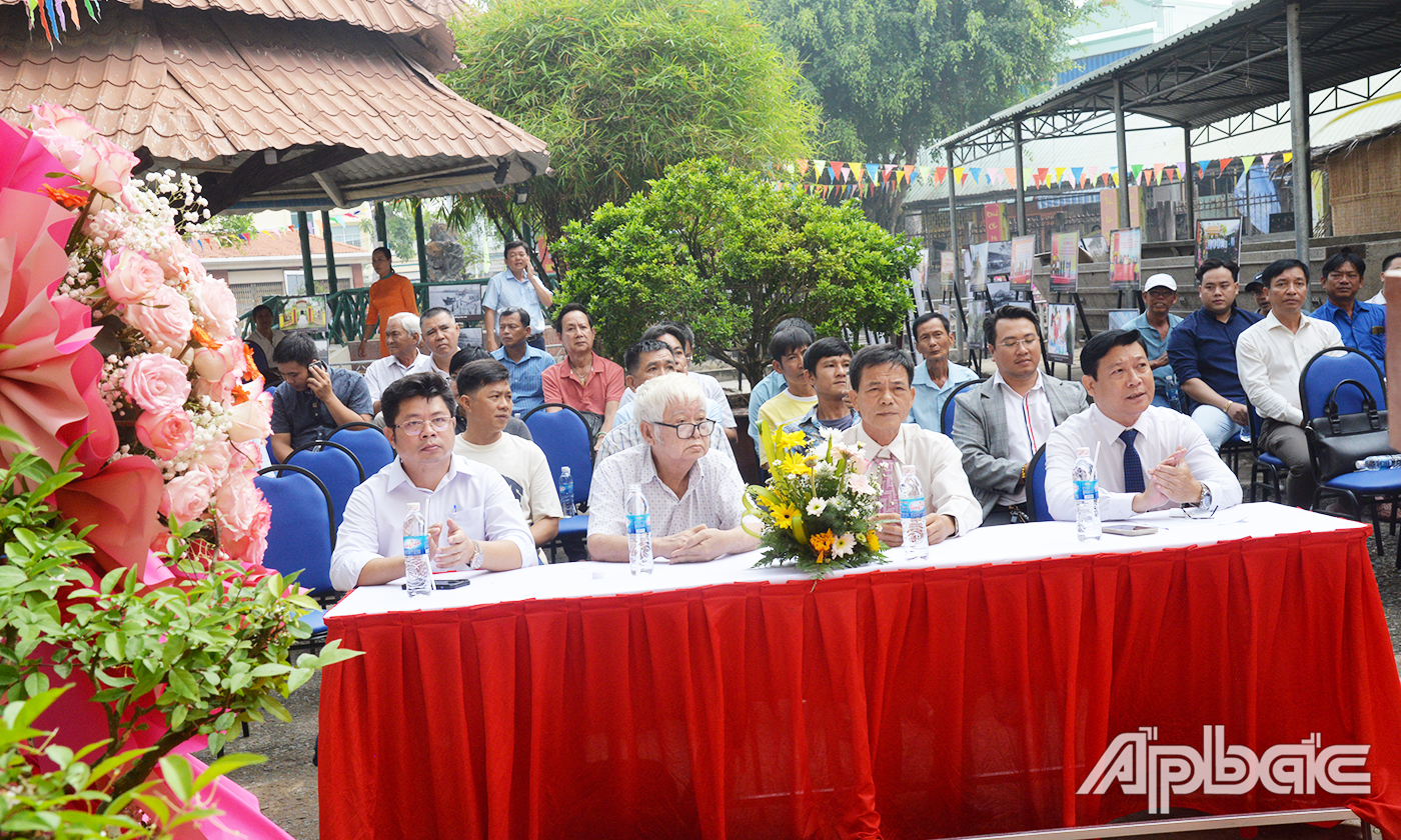 Đông đảo nhà nghiên cứu văn hóa Nam bộ và nhà sưu tập cổ vật tham dự