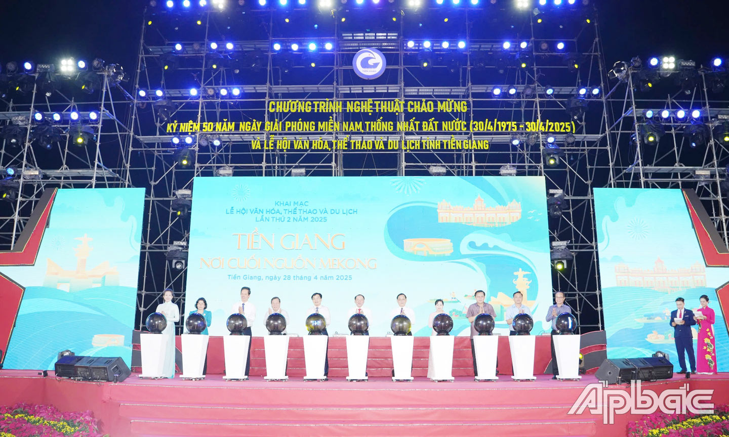 Nghi thức khai mạc Lễ hội Văn hóa, Thể thao và Du lịch tỉnh Tiền Giang lần thứ 2 năm 2025.                                    Ảnh: MINH THÀNH