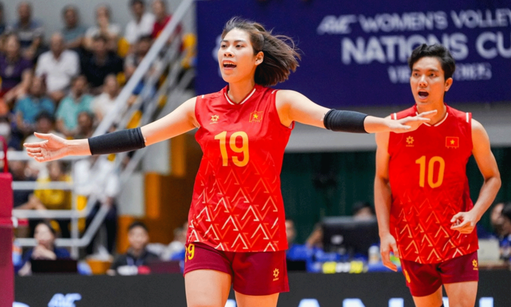 Đoàn Thị Lâm Oanh (số 19) trong trận đội tuyển bóng chuyền nữ Việt Nam thắng đội Hồng Công (Trung Quốc) 3-0 tại AVC Nations Cup 2025. Ảnh: VFV 