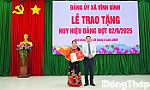 Xã Vĩnh Bình trao tặng Huy hiệu Đảng dịp Lễ 2-9