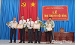Xã Lương Hòa Lạc và Tân Thuận Bình: Trao 17 Huy hiệu Đảng cho đảng viên cao niên đợt 2-9