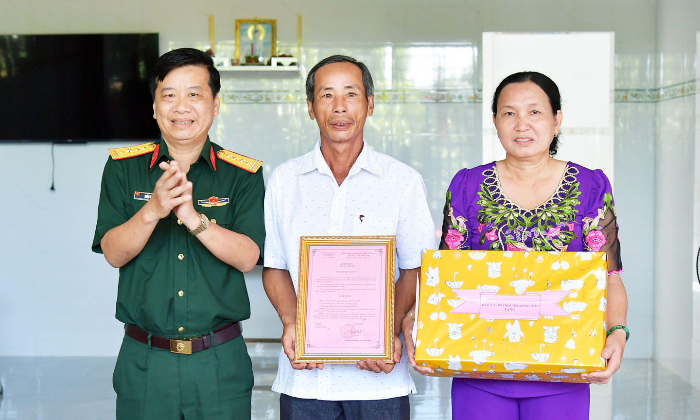 Đồng Tháp: Bàn giao 7 căn nhà cho hộ khó khăn