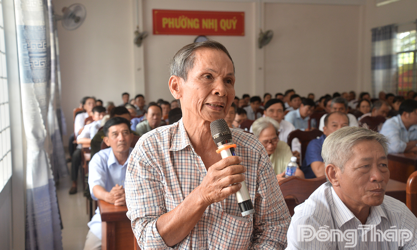 Phó Bí thư Tỉnh ủy, Chủ tịch HĐND tỉnh Châu Thị Mỹ Phương tiếp xúc cử tri phường Nhị Quý