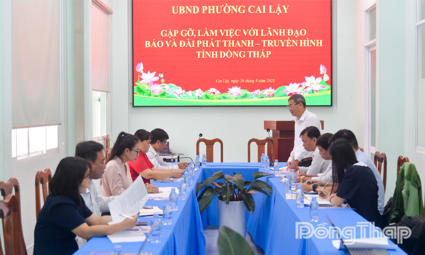 Quang cảnh buổi làm việc.