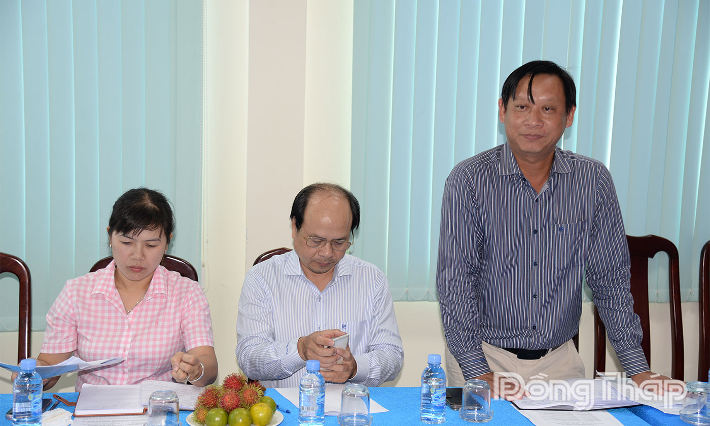 Lãnh đạo UBND phường Đạo Thạnh phát biểu tại buổi làm việc.