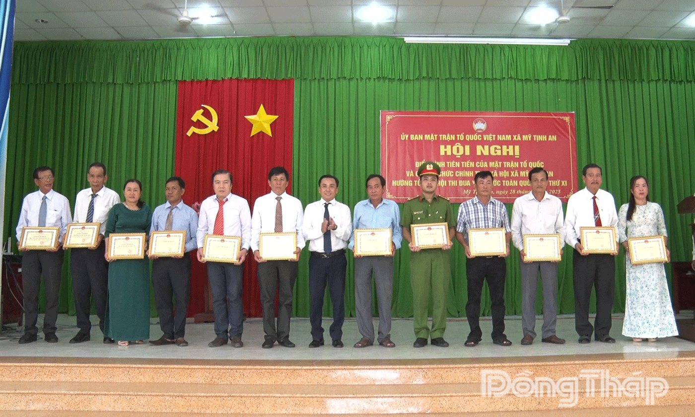 Tuyên dương các tập thể, cá nhân tiêu biểu.