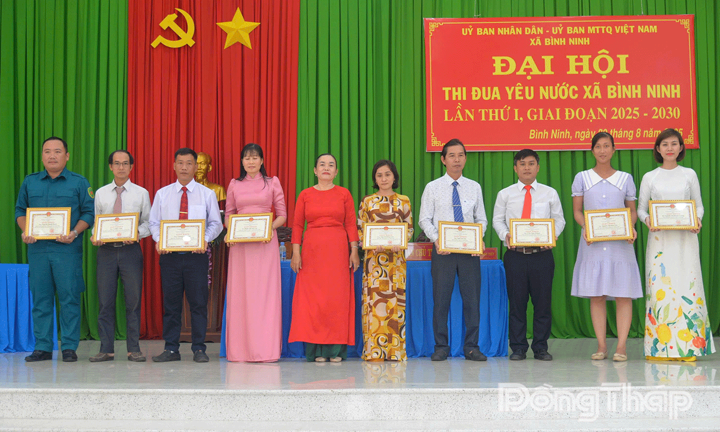 Xã Bình Ninh tuyên dương 53 điển hình tiên tiến trong phong trào thi đua yêu nước.