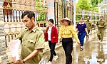Phường Cao Lãnh: Linh hoạt trao quà của Chính phủ đến người dân