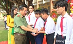 Giám đốc Công an tỉnh Đồng Tháp Lâm Phước Nguyên dự Lễ khai giảng tại Trường THCS Tân Hội Đông