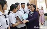 75 học sinh có hoàn cảnh đặc biệt khó khăn được nhận học bổng