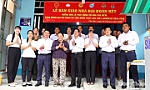 Tân Hòa: Trao 2 căn nhà Đại đoàn kết và hơn 500 phần quà cho hộ nghèo, hộ có hoàn cảnh khó khăn