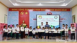 Trao 190 suất học bổng cho học sinh có hoàn cảnh khó khăn tại xã Mỹ Quí