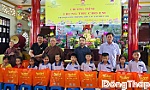 Xã Vĩnh Bình: Trao tặng quà cho học sinh có hoàn cảnh khó khăn dịp Tết Trung thu