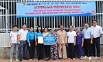 Liên đoàn Lao động tỉnh: Trao tặng 