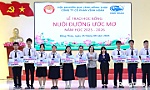 Trao 50 suất học bổng 
