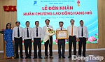 VNPT Đồng Tháp đón nhận Huân chương lao động hạng Nhì