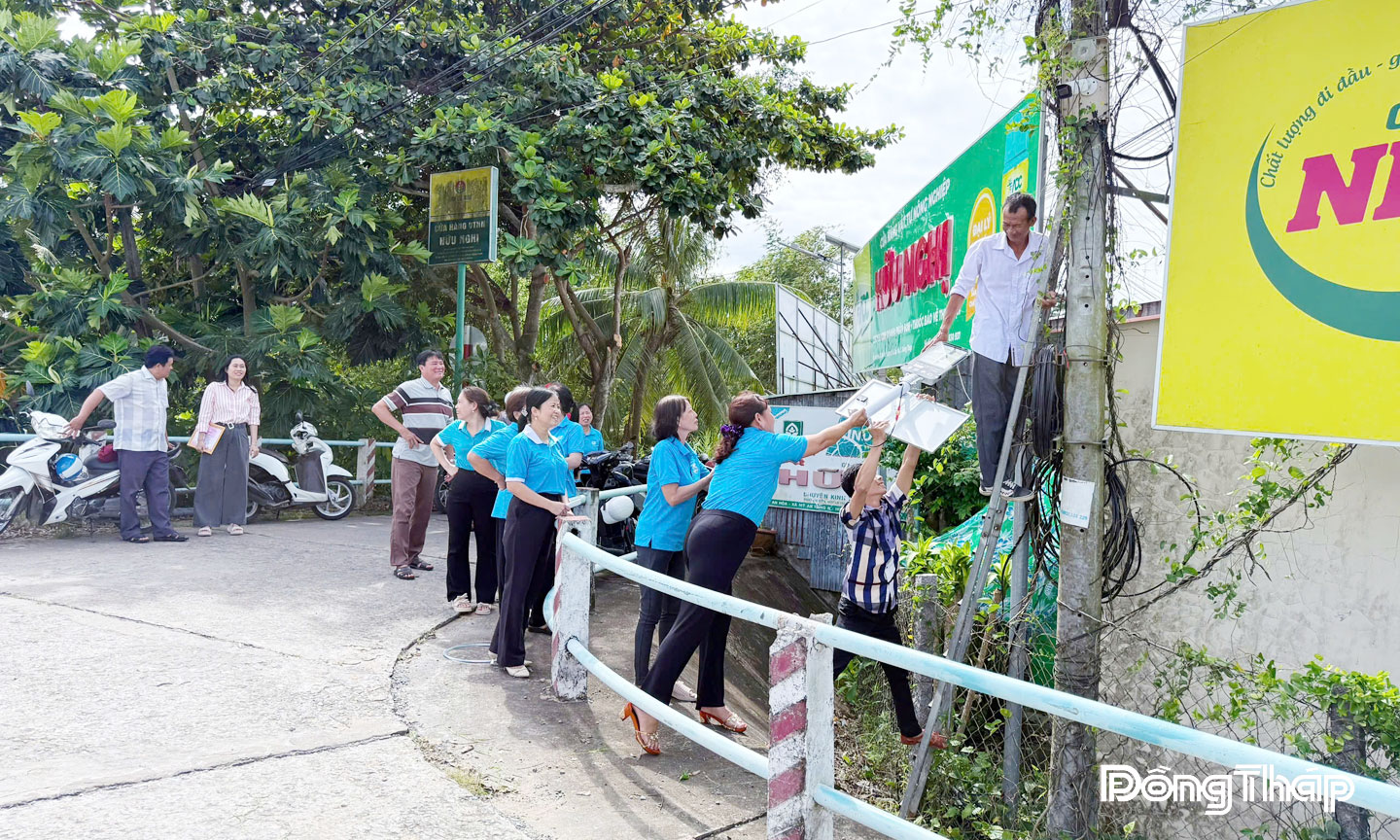 Sức mạnh đoàn kết của nhân dân Đồng Tháp góp phần xây dựng quê hương ngày càng giàu đẹp.