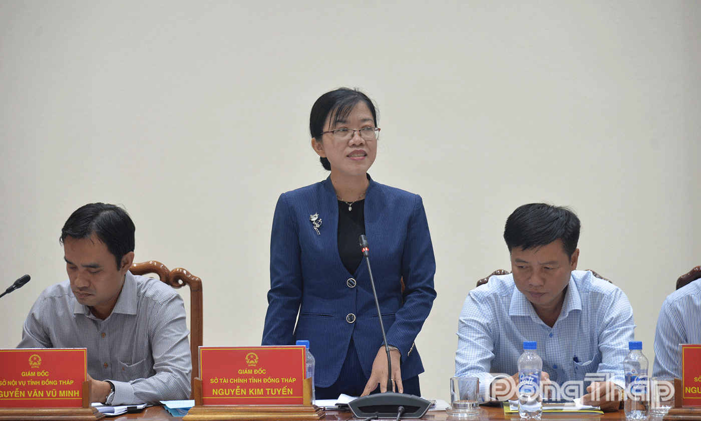 Lãnh đạo các Sở, ngành phát biểu tại hội nghị.